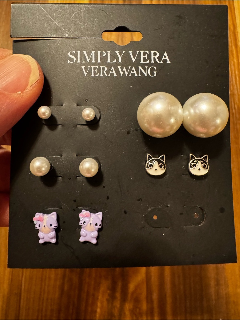 Simply Vera Vera Wang Pearl Stud Earring Set in Ivory/White & 2 cat stud earring